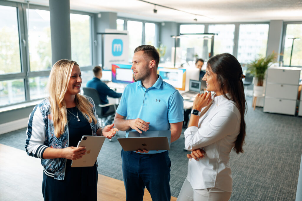 Recruiting Team sichtet die Bewerbungen